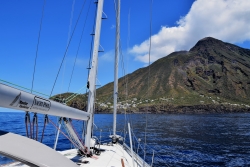 Stromboli - mit einem der aktivsten Vulkane weltweit